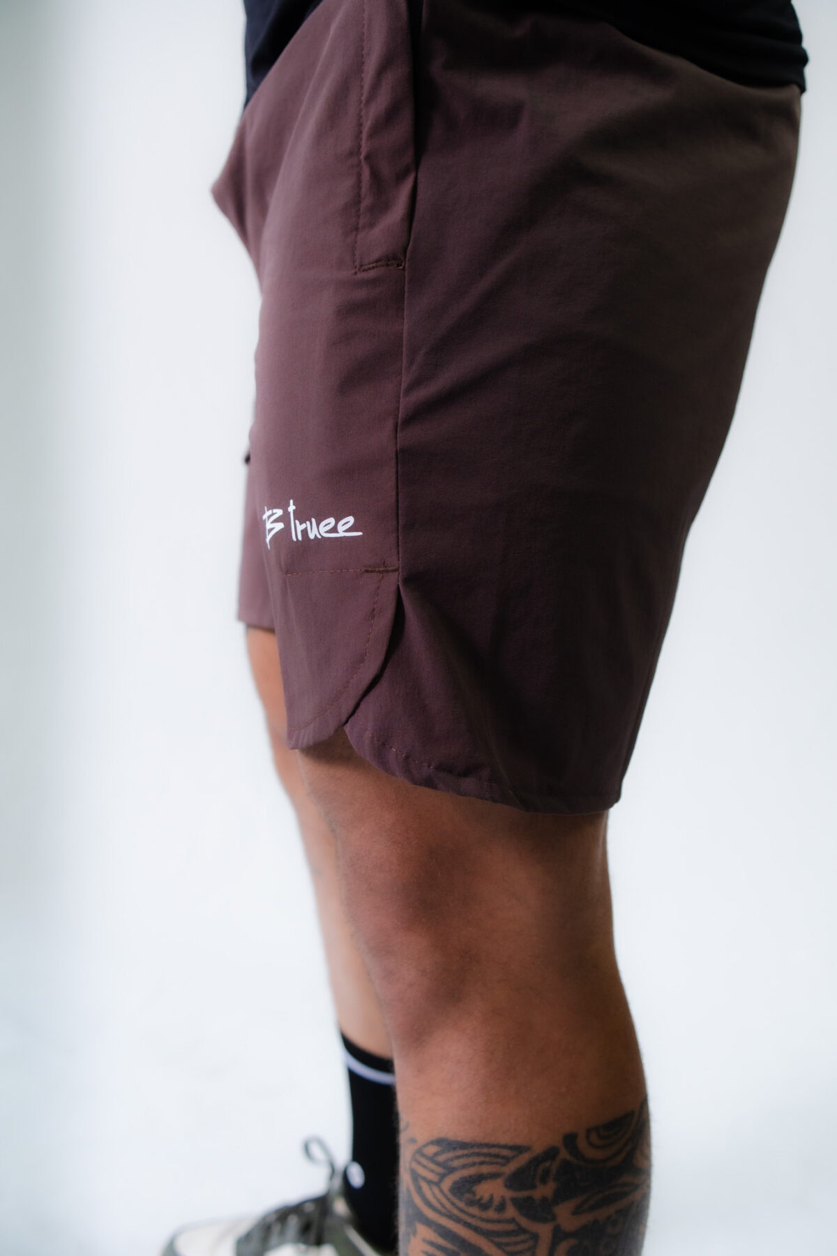 Shorts Sport Marrom